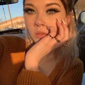 Meet your Posher, Melanie